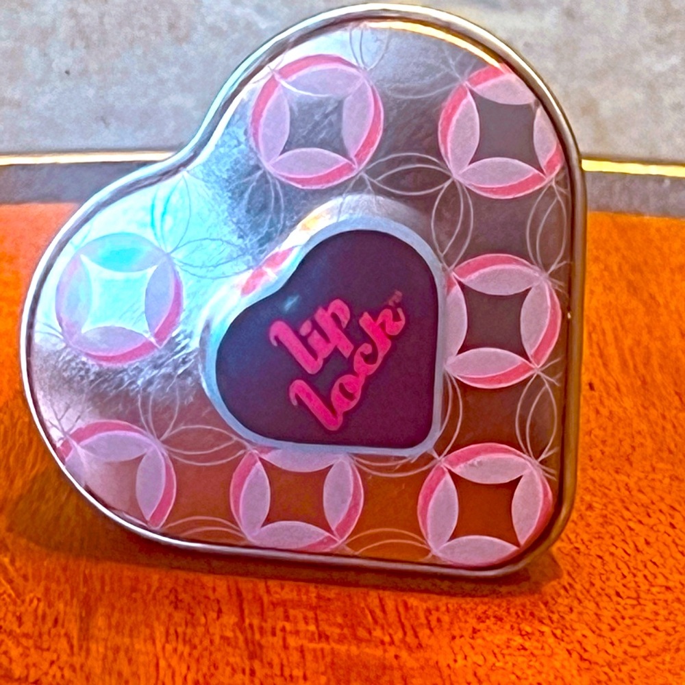 NEW Bonne Bell Lip Lock Tin Chocolate Cherry Kisses Lip Gloss Lip Smacker RARE